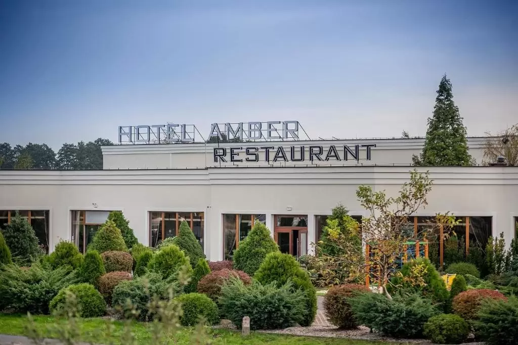 The Amber Business & Spa***