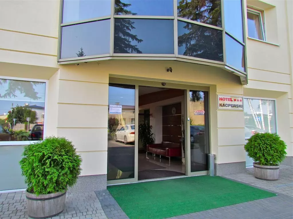 Bells Hotel & Restauracja***