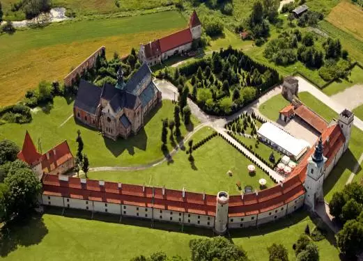 Hotel Podklasztorze***