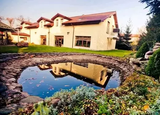 Hotel & Restauracja Pelikan**