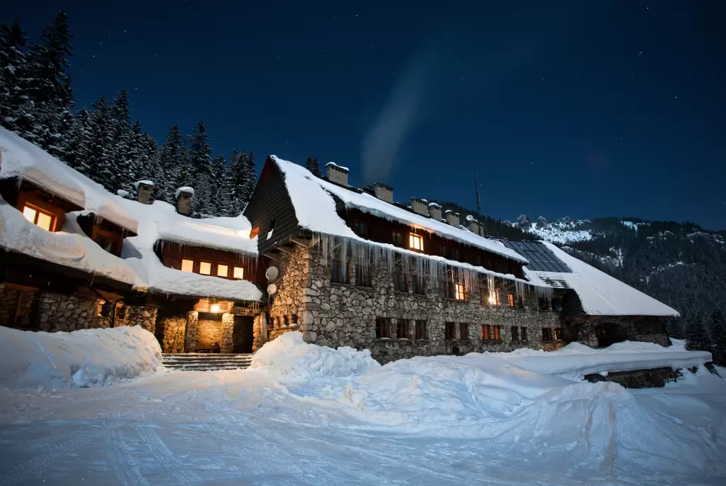 Schronisko Górskie PTTK na Polanie Chochołowskiej