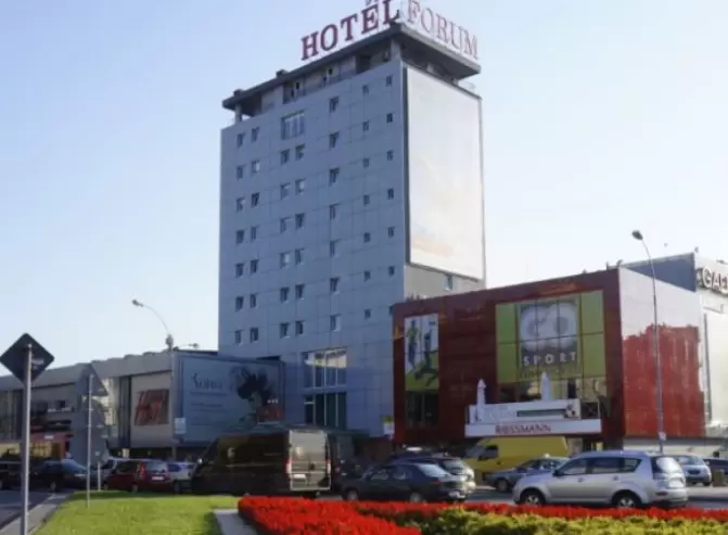 Hotel Forum***