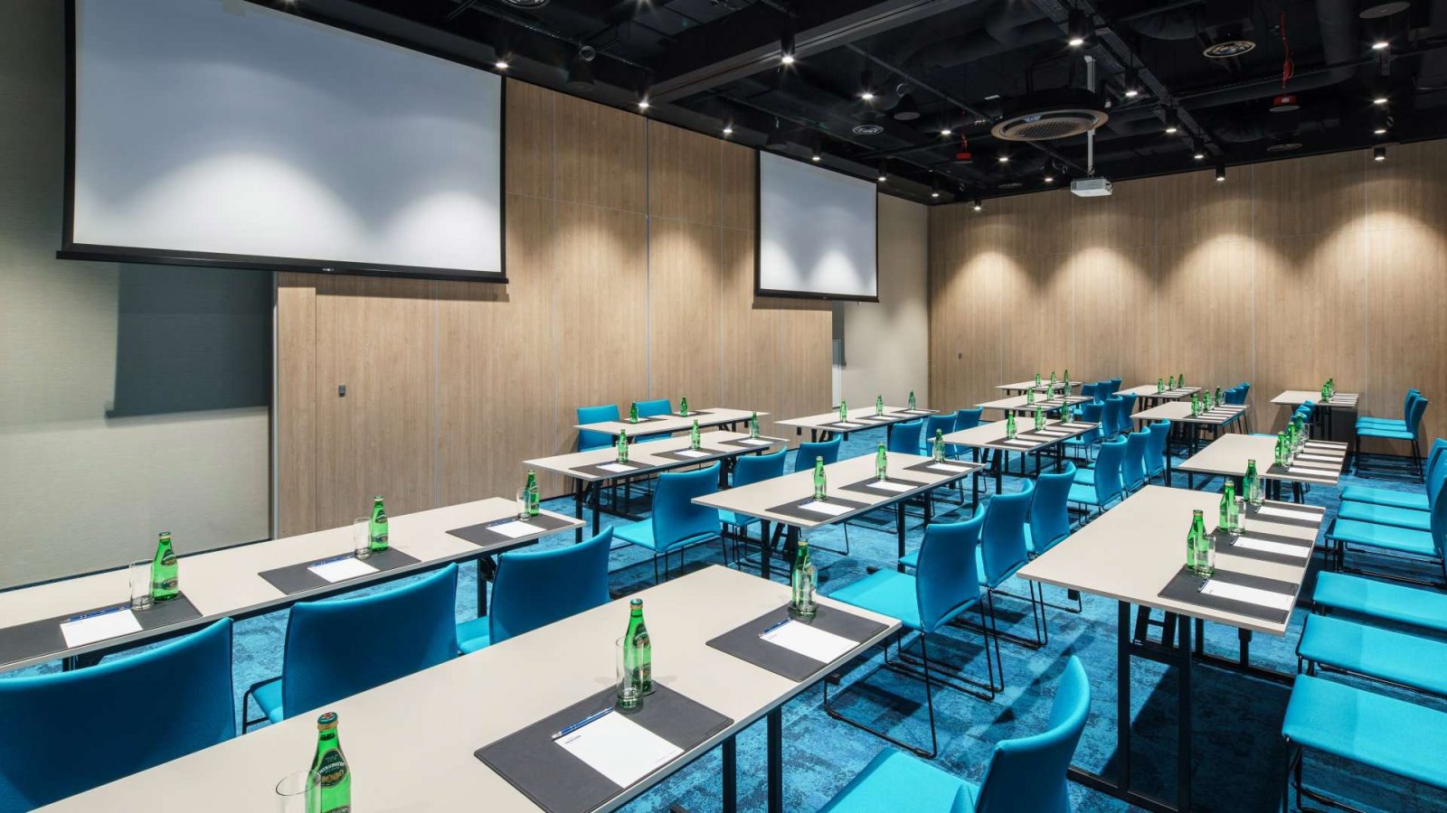 2. Seaside Park Hotel****